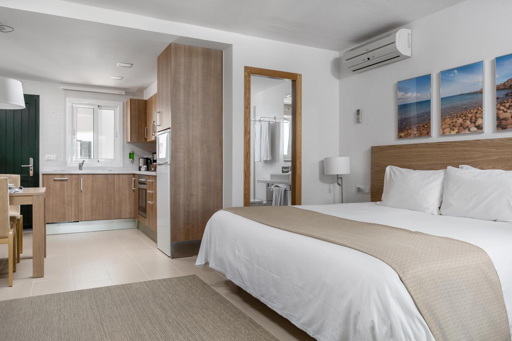 White Sands Beach Club Arenal d'en Castell Buitenkant foto